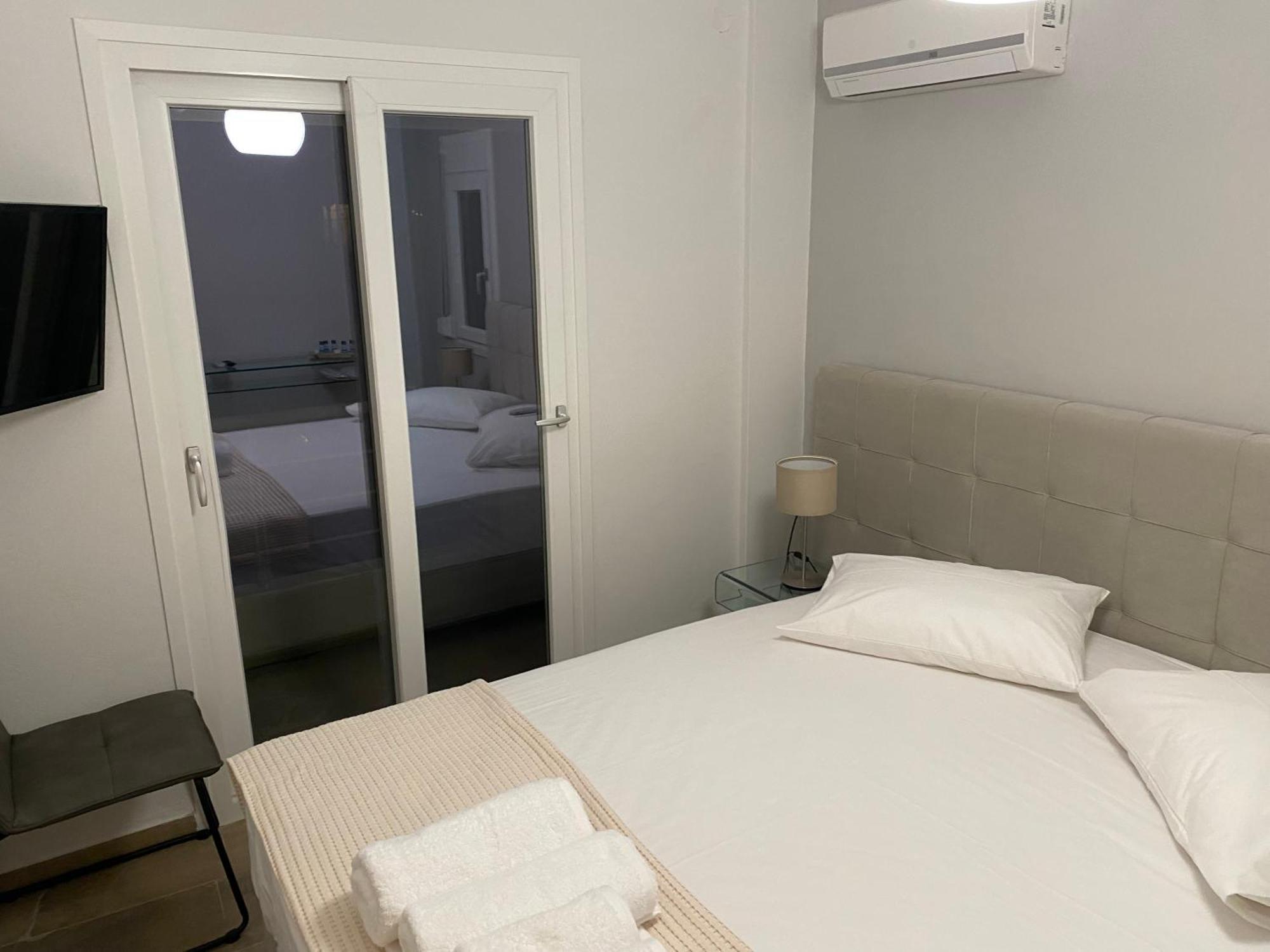 Korelis Apartments Agia Anna  Eksteriør billede