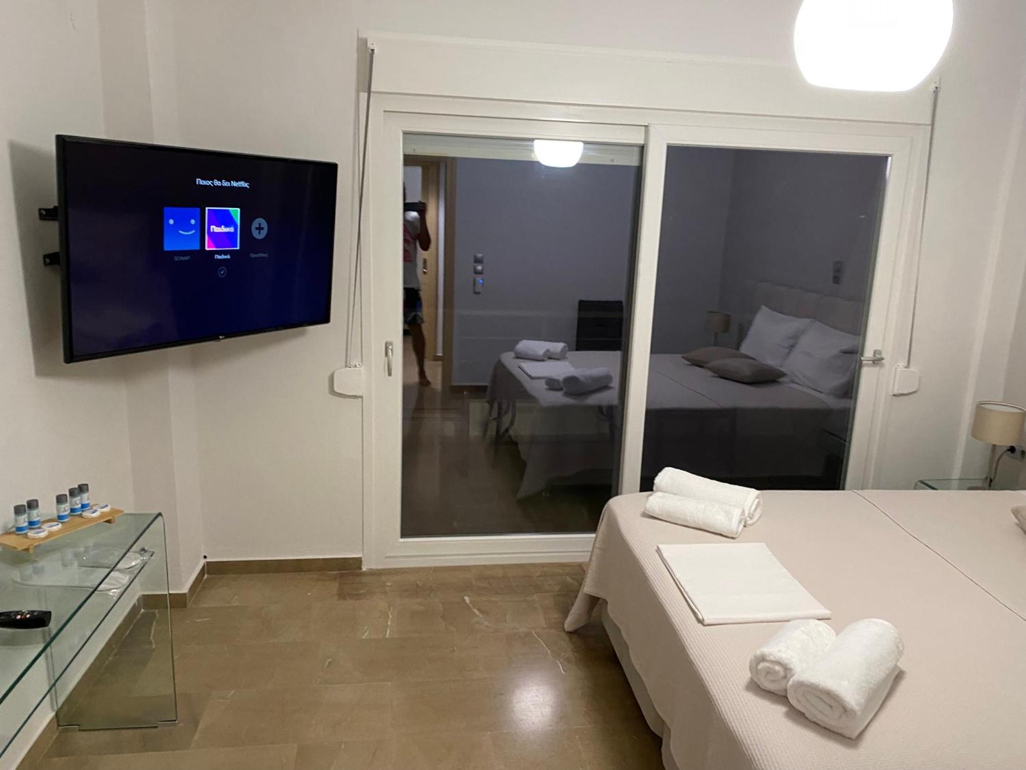 Korelis Apartments Agia Anna  Eksteriør billede