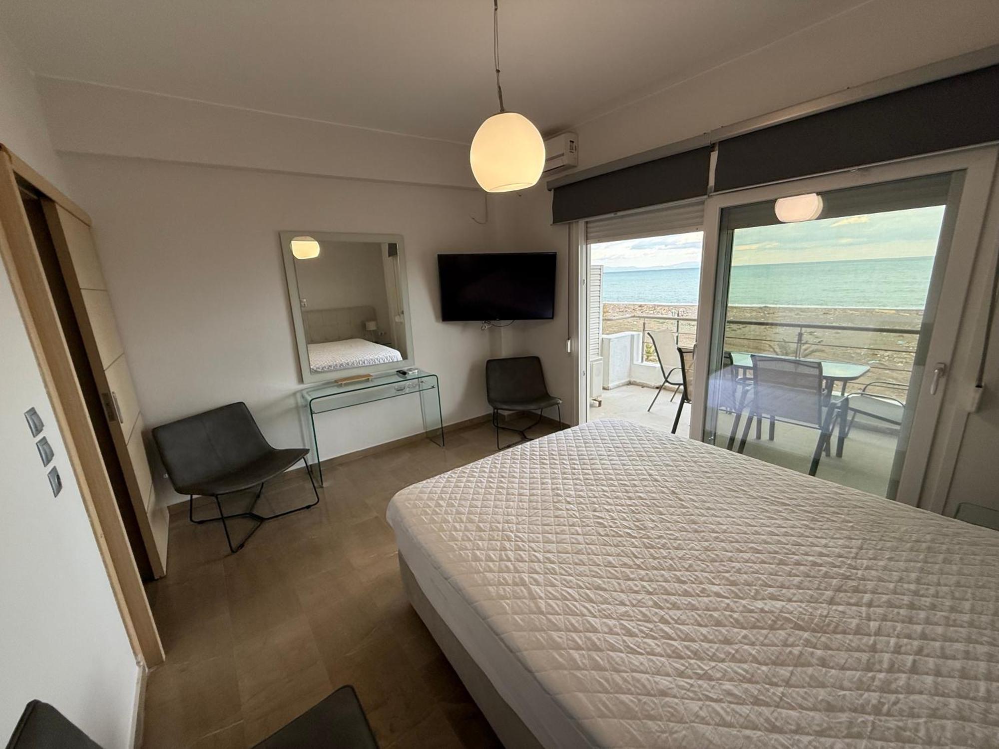 Korelis Apartments Agia Anna  Eksteriør billede