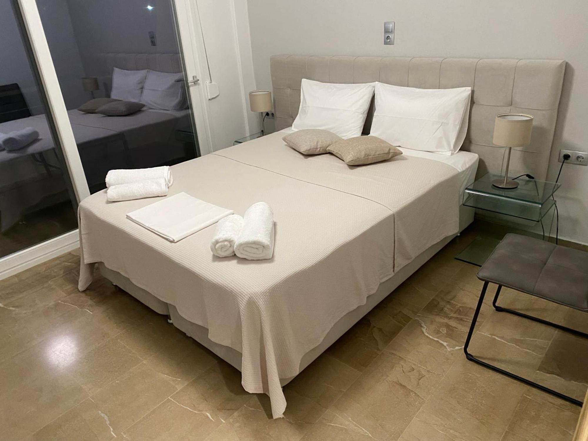 Korelis Apartments Agia Anna  Eksteriør billede