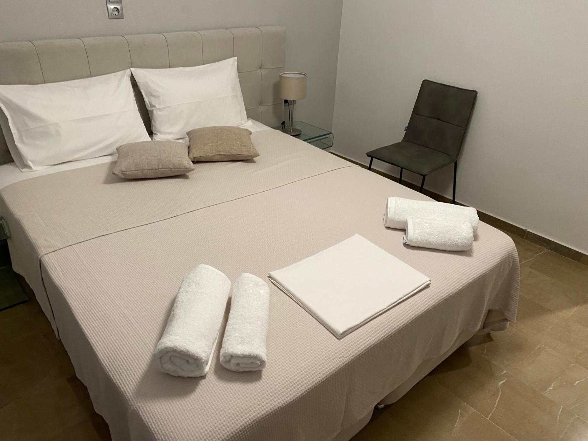 Korelis Apartments Agia Anna  Eksteriør billede